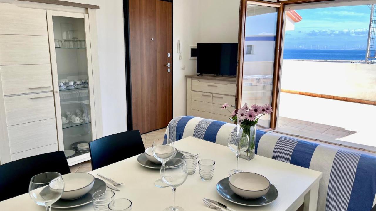 Attici Con Terrazzo Vista Mare Apartment Calasetta Exterior photo