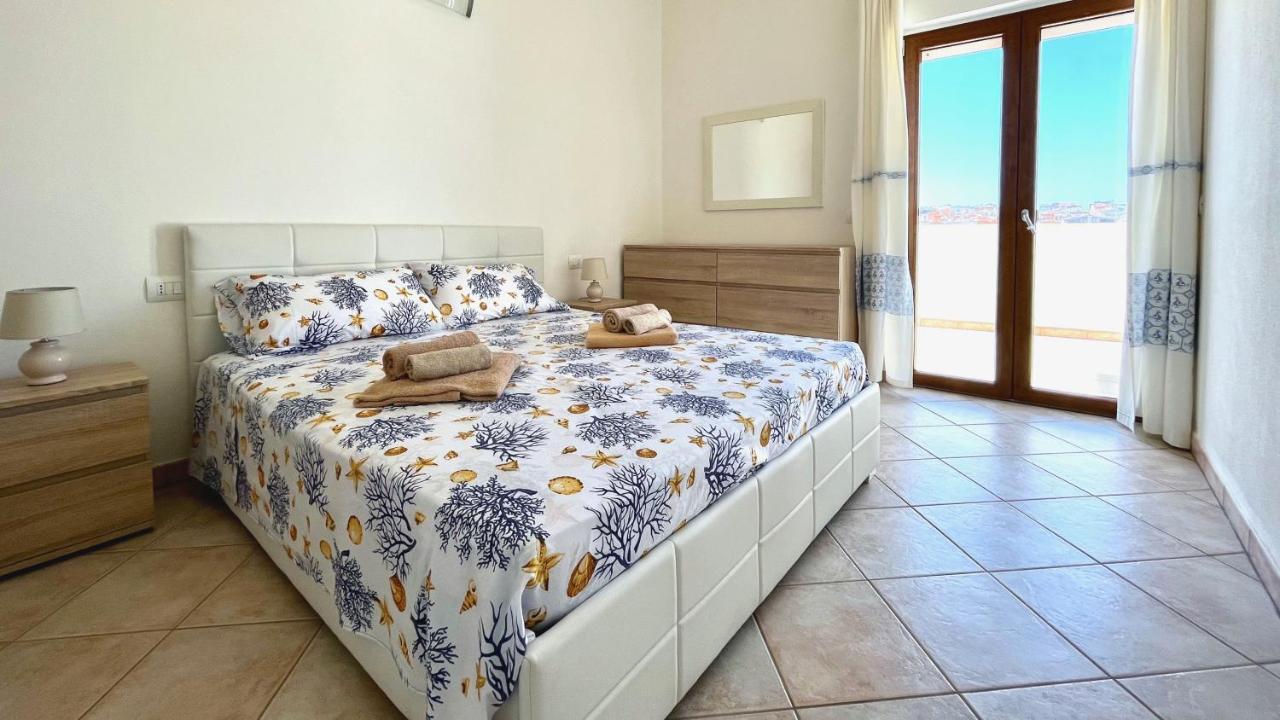 Attici Con Terrazzo Vista Mare Apartment Calasetta Exterior photo